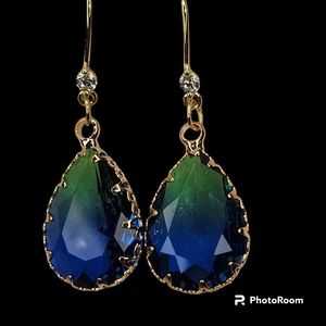 Faceted Multicolor Dangle Earrings Teardrop Drop Earrings Green to Blue NWT